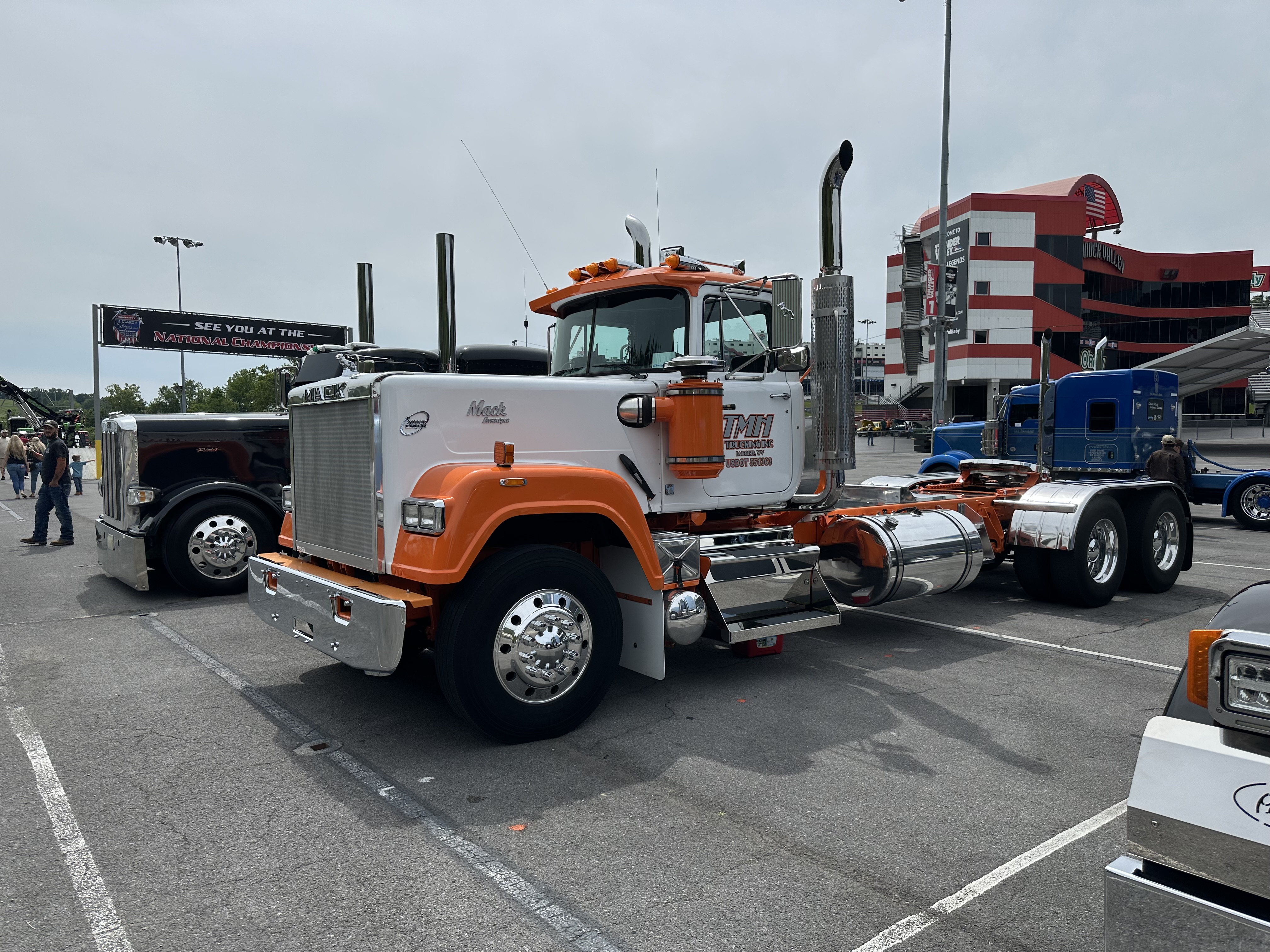 Show us what you are bringing! Upload a photo.