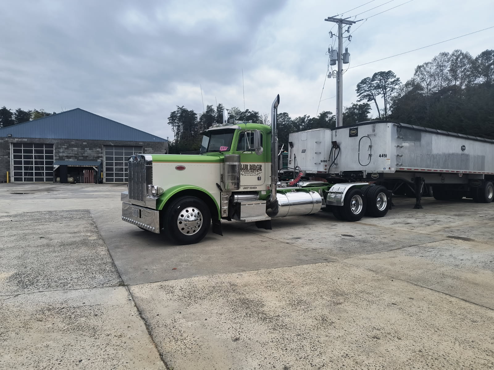 Show us what you are bringing! Upload a photo.